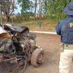 Batida frontal entre dois veículos na BR-153, em São Luiz do Norte, duas pessoas morrem.