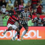 David Luiz perde pênalti e Flamengo empata com Atlético-MG. O goleiro Everson, um dos destaques da partida.