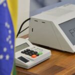 TSE conclui teste público de segurança das urnas para as eleições de 2026