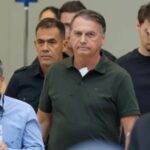 Bolsonaro recebe alta hospitalar e volta a cumprir pena na PF