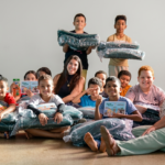 Usuários do Serviço de Convivência recebem cobertores durante ação de combate aos efeitos do frio