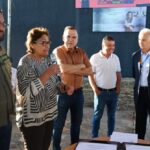 Sandro Mabel, Rose Cruvinel e Virmondes Cruvinel autorizam nova etapa de iluminação na Avenida Bela Vista
