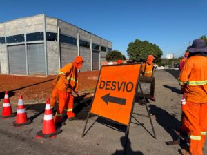 Prefeito vistoria recuperação da malha viária e reforça agenda de obras em Aparecida