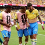 Sem Paquetá, Ancelotti avalia alternativas para reorganizar o meio-campo do Brasil nas oitavas