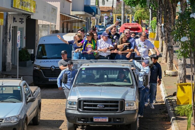 Daniel Vilela percorre municípios do Vale do São Patrício em agenda com candidatos ao Senado e aliados