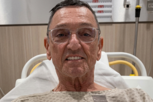 Internado com pneumonia, Paulo Miklos cancela apresentação em festival de motociclistas em MG