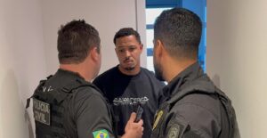 Polícia Civil investiga suposta organização criminosa e cumpre mandados contra jogadores de Vasco e Vila Nova