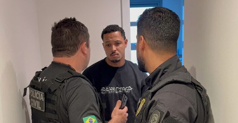 Polícia Civil investiga suposta organização criminosa e cumpre mandados contra jogadores de Vasco e Vila Nova