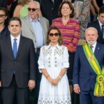 Fachin foi o único ministro do STF a participar da tribuna presidencial durante desfile em Brasília