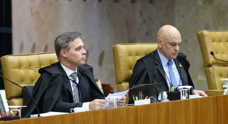 Moraes e Mendonça trocam acusações durante julgamento sobre mensagens envolvendo Daniel Vorcaro