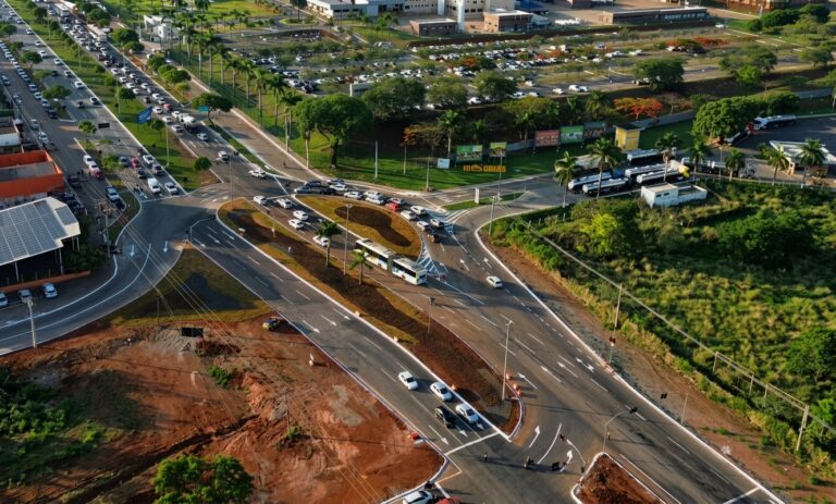 Prefeitura altera rotatória na GO-070 para reduzir congestionamentos e facilitar acesso ao Hugol